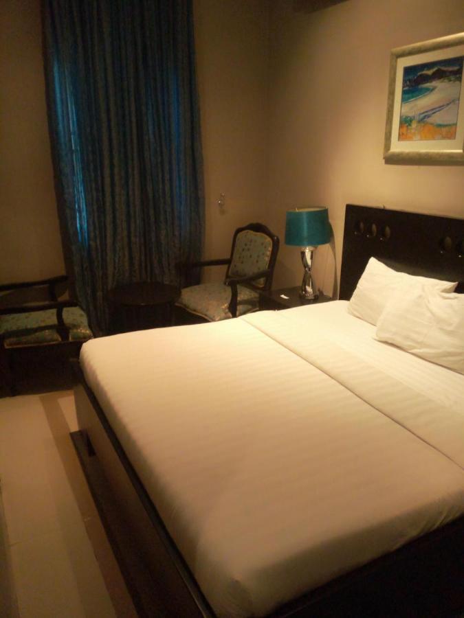 Villa Angelia Boutique Hotel Ikoyi Bagian luar foto