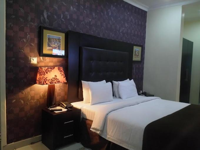 Villa Angelia Boutique Hotel Ikoyi Bagian luar foto