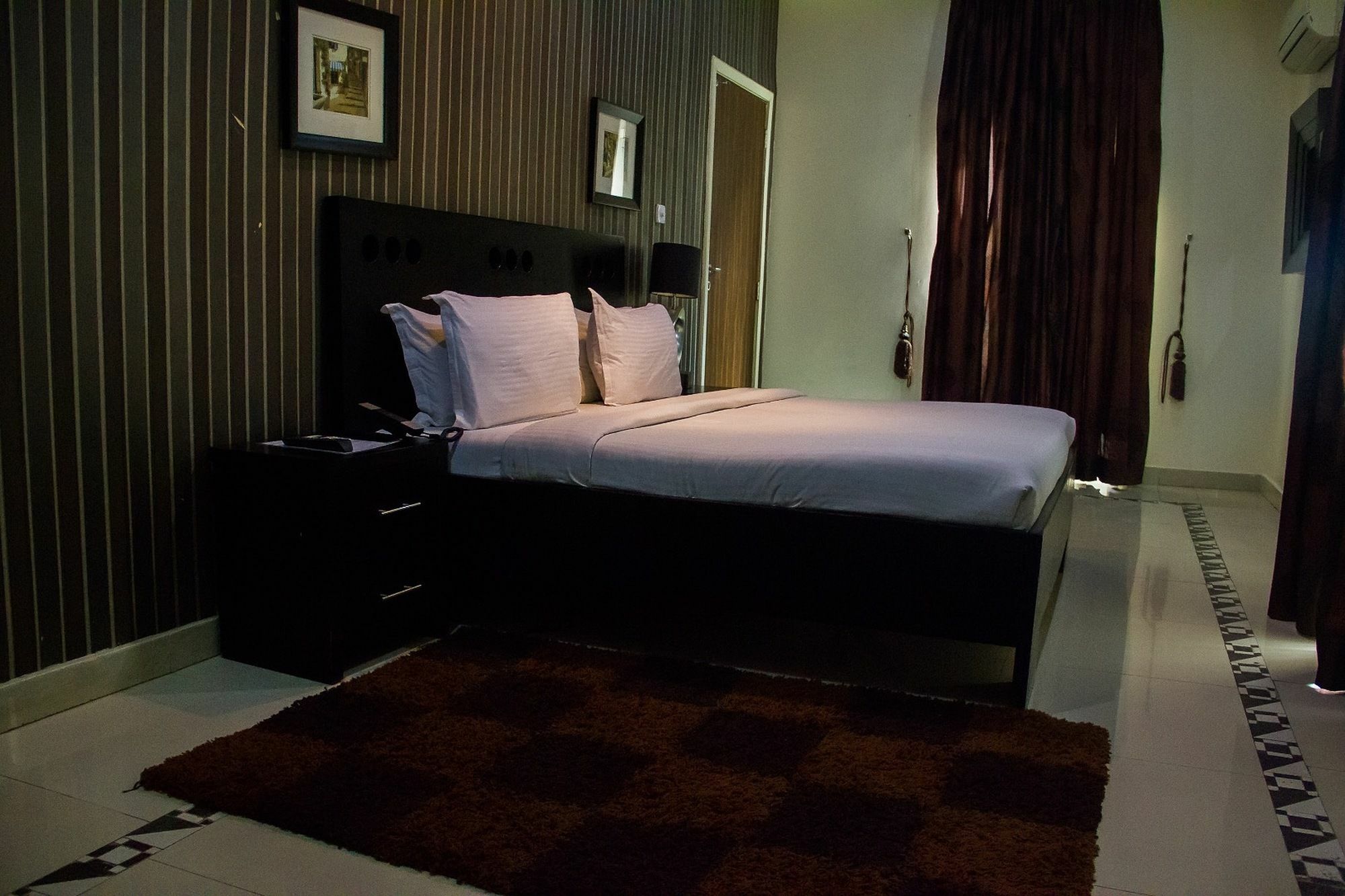 Villa Angelia Boutique Hotel Ikoyi Bagian luar foto