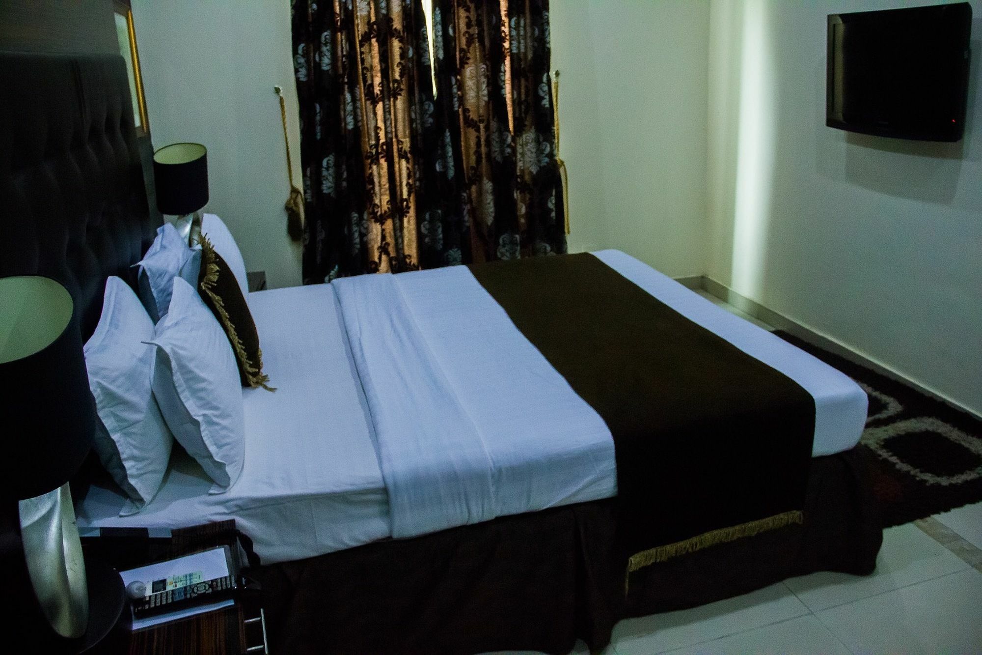 Villa Angelia Boutique Hotel Ikoyi Bagian luar foto