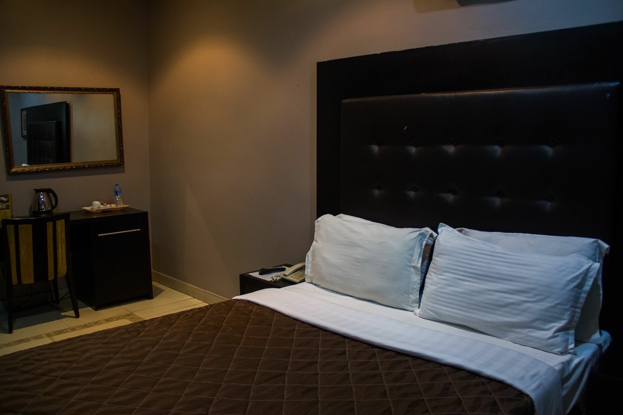 Villa Angelia Boutique Hotel Ikoyi Bagian luar foto