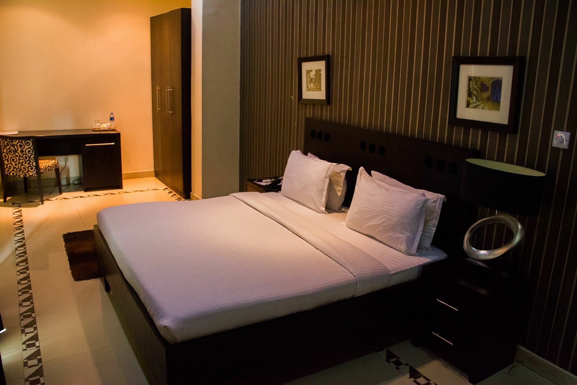 Villa Angelia Boutique Hotel Ikoyi Bagian luar foto
