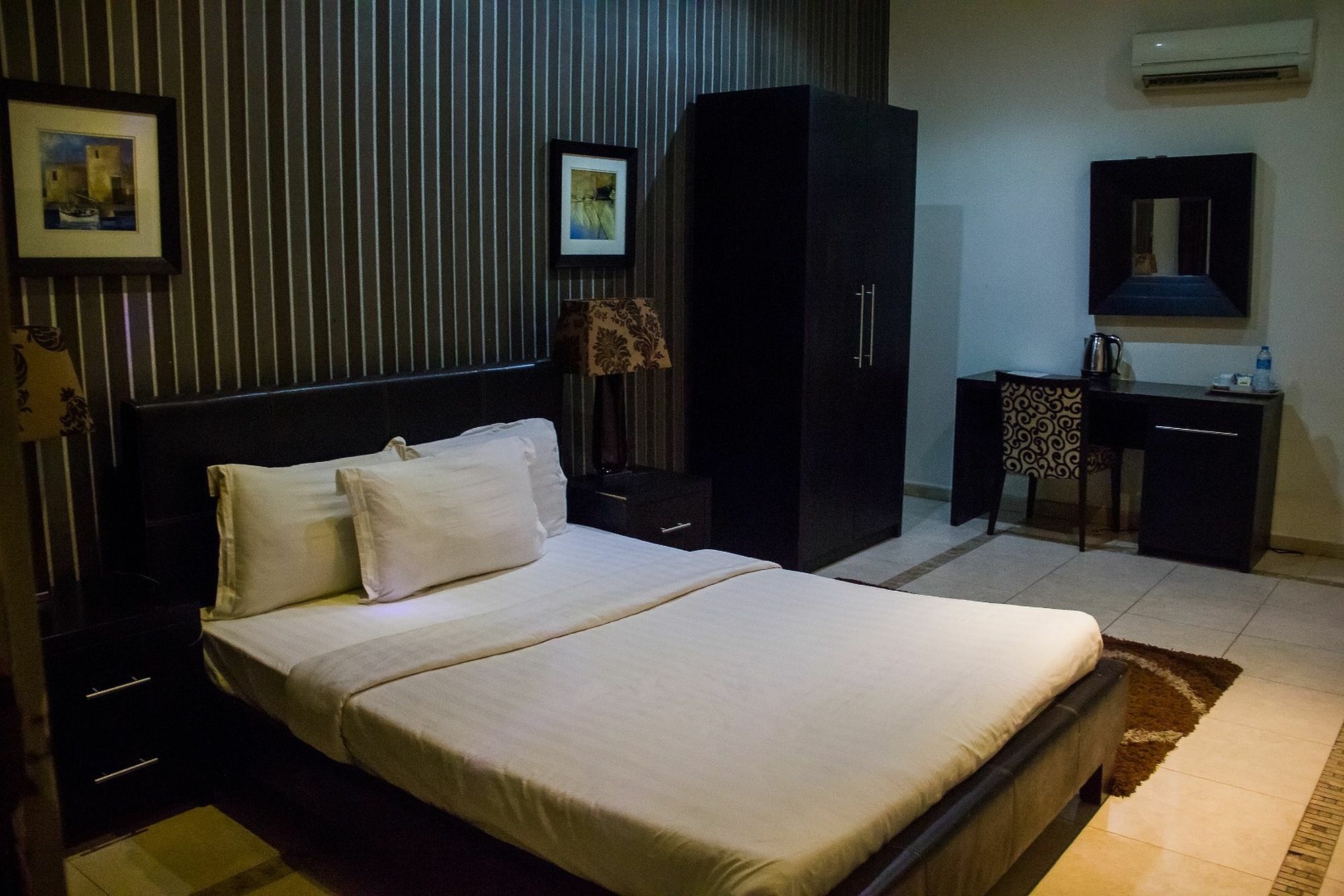 Villa Angelia Boutique Hotel Ikoyi Bagian luar foto
